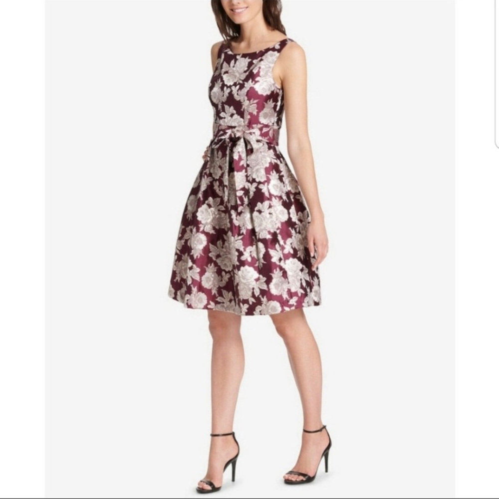 Jessica Howard Petite Silver Wine Floral Dress